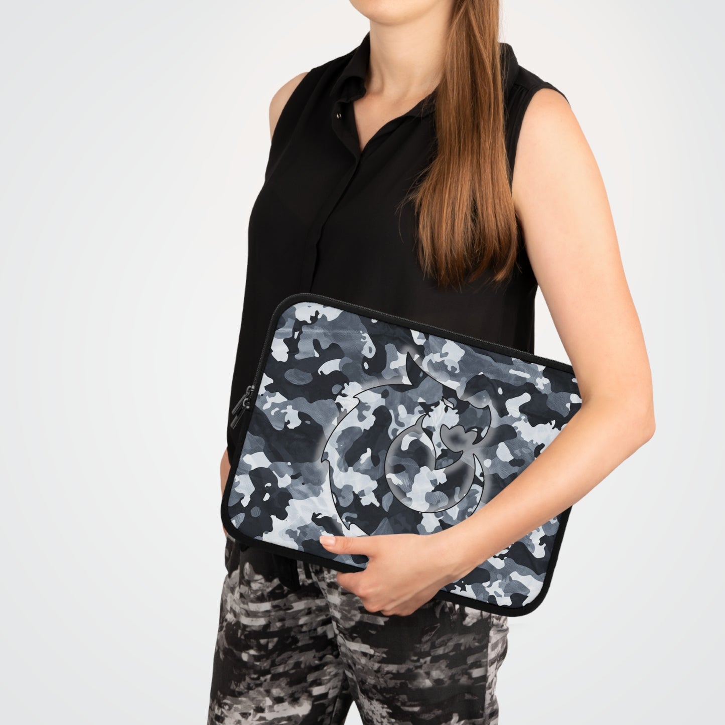 Stylish Camo Laptop Sleeve - Trendy Protective Case for Tech Lovers