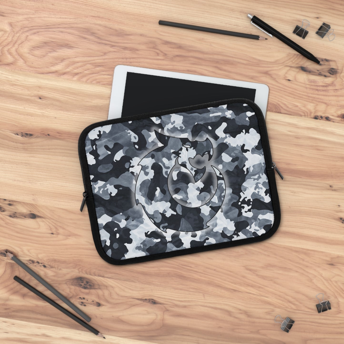 Stylish Camo Laptop Sleeve - Trendy Protective Case for Tech Lovers